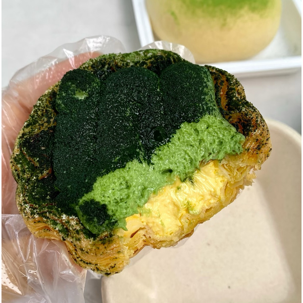รับหิ้วตรงจากร้าน ขนมและทาร์ตไข่จากNaixue 奈雪 ร้านเบเกอรี่จีนชื่อดังที่ขึ้นชื่อเรื่องขนม ส่งได้ทั่วไทยโดยรถเย็น