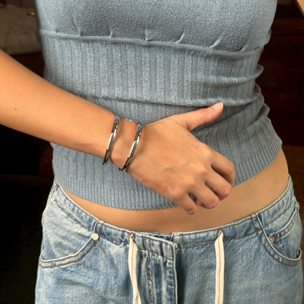 กำไลข้อมือ Orbit Silver Bangle - wheniloveilove