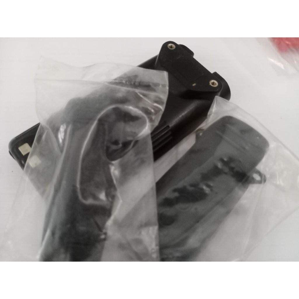 คลิปหลัง icom 3FGX/icom V8-V82 พร้อมน๊อตยึด