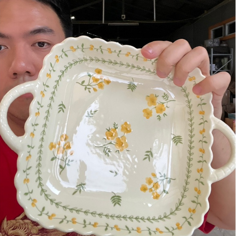 จานเซรามิกแบบมีหูจับ สี่เหลี่ยมขนาด 25x20cm ลายดอก ออกใบกำกับภาษีได้