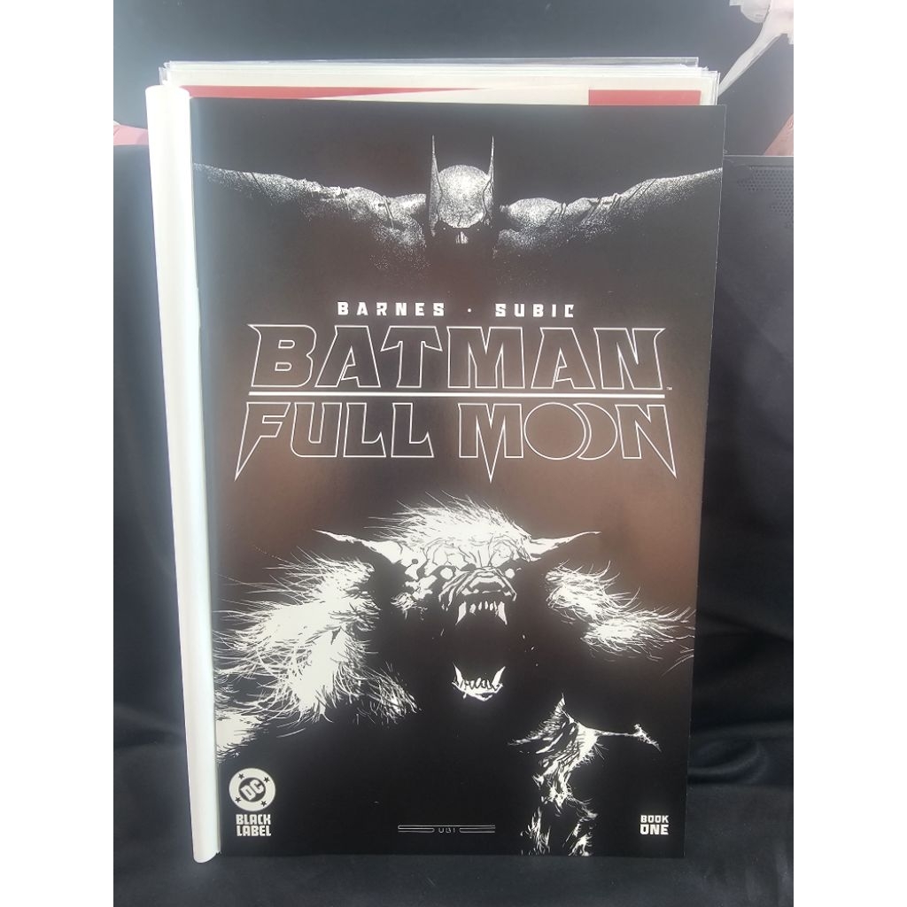 Batman: Full Moon #1 (Glow in Night Variant Cover)