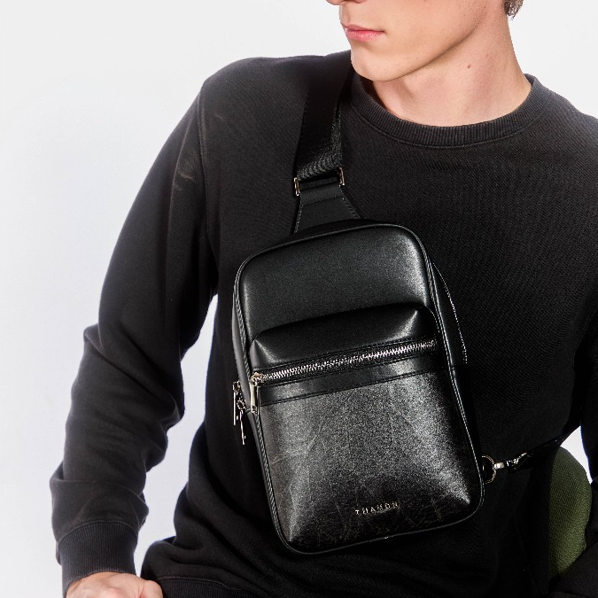 กระเป๋าสะพายคาดอก รุ่น Nomad Bag | Nomad Sling Bag