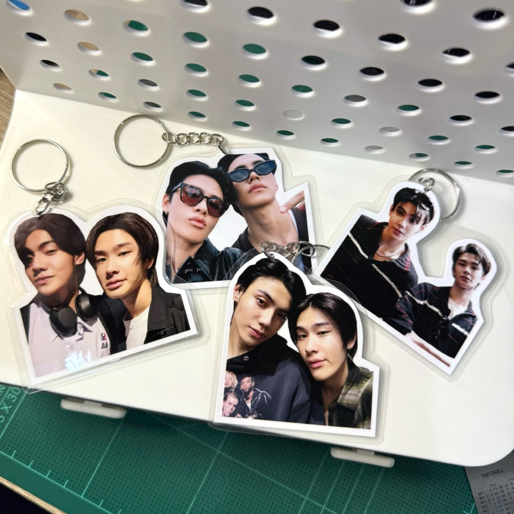 พวงกุญแจ เคลือบพลาสติก ภีม ไทย peemthai BUS busbecauseofyouishine ภีมวสุ ไทย ชญานนท์ ภู ธัชชัย peemwasu phutatchai  bus