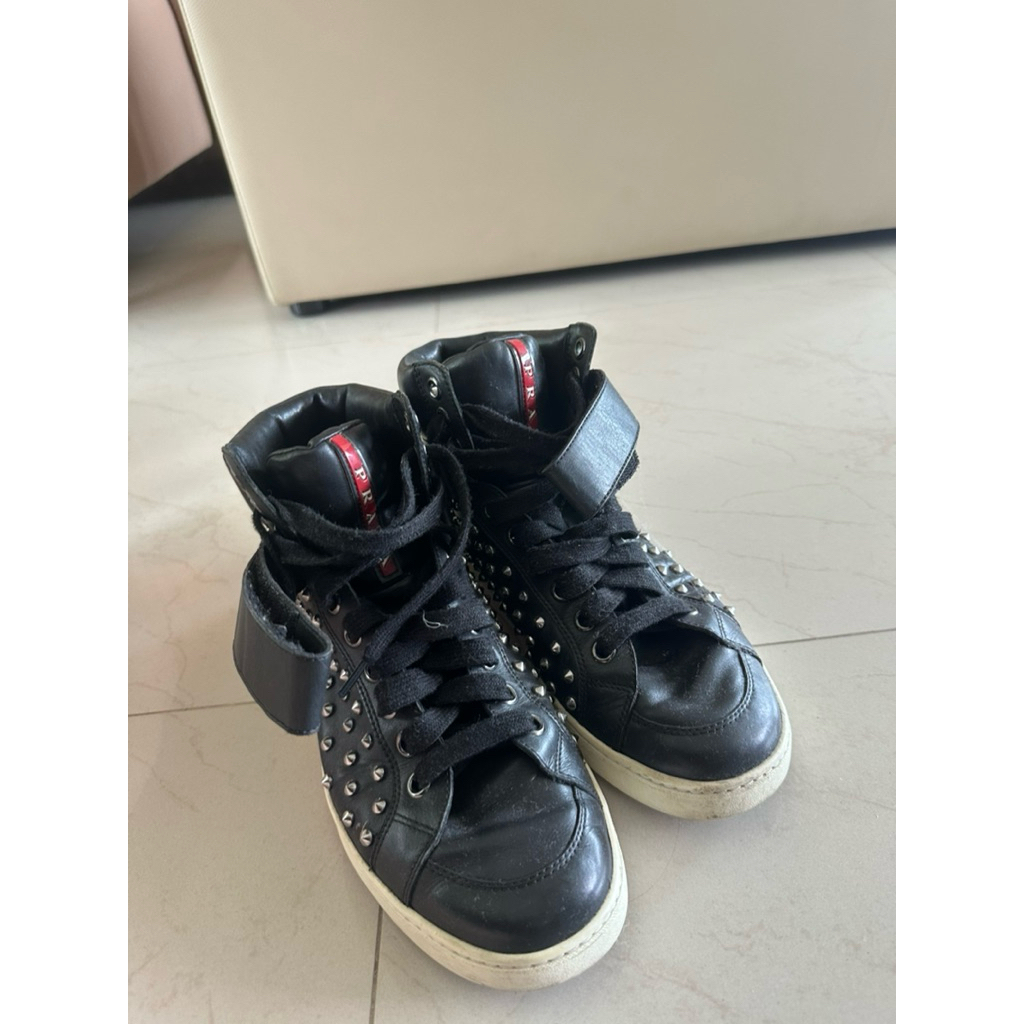 รองเท้า sneaker กึ่งบูท แบรนด์ prada size 6
