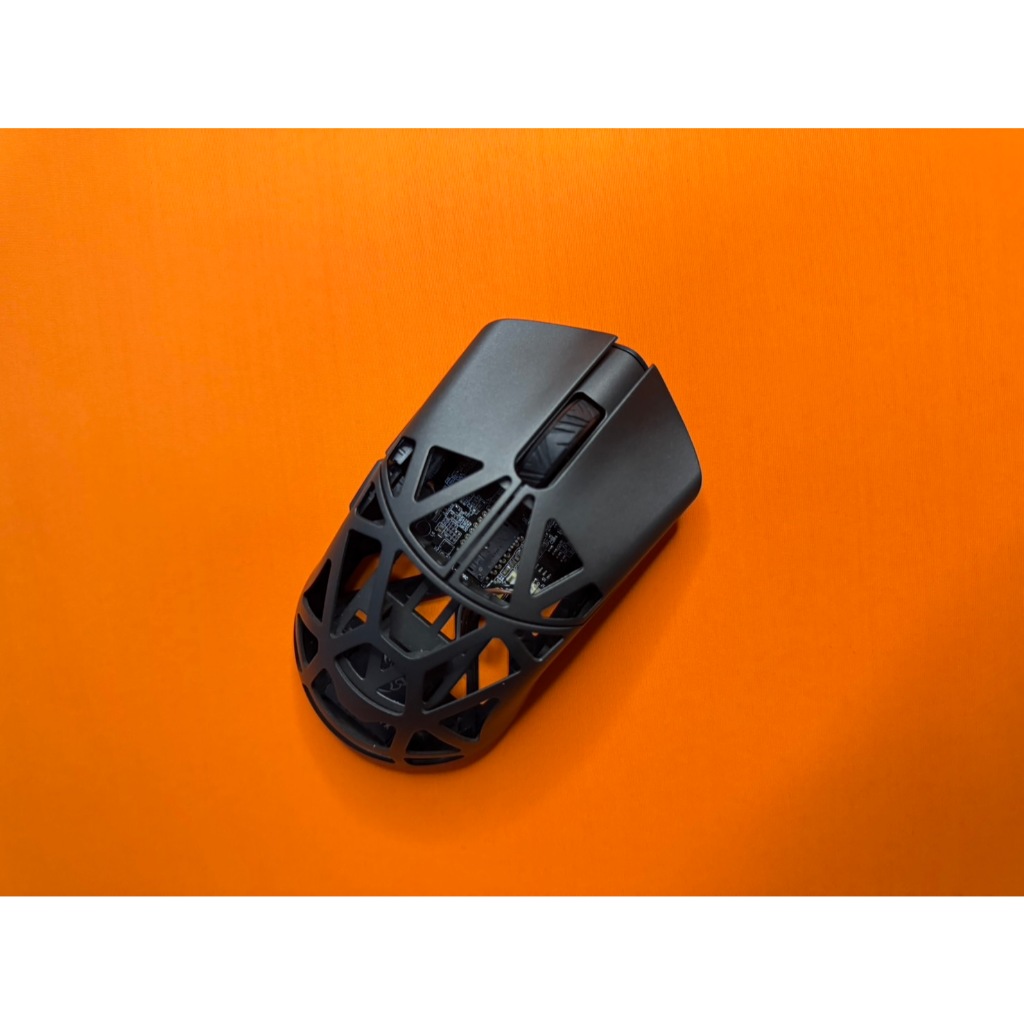 WLMouse รุ่น Beast X Pro Solid Sides 8K สีดำ มือ2