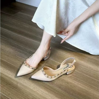 🌈🌈Rivet Single Heel รองเท้าสตรีรองเท้าส้นเตี้ย 2025 รองเท้าส…