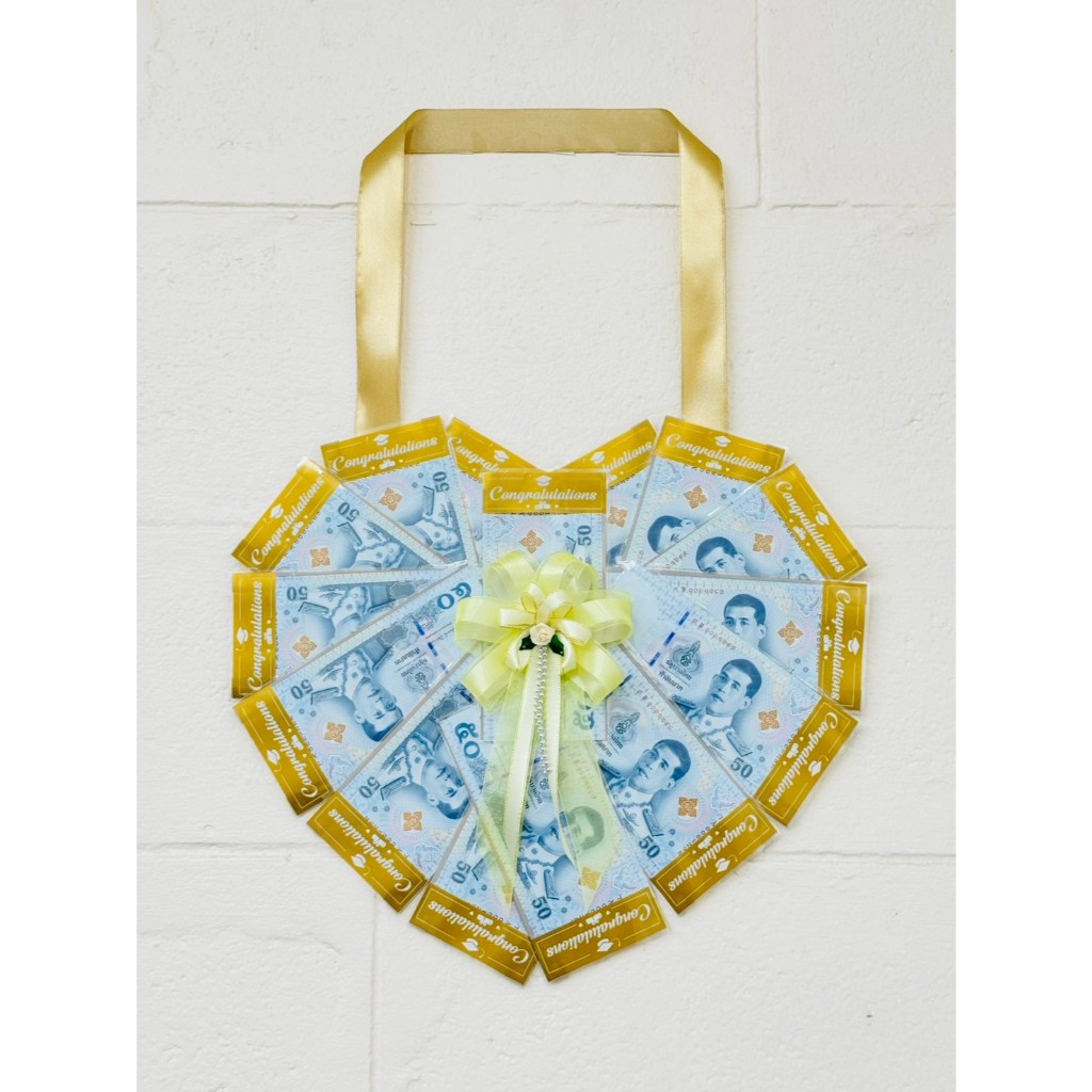 พวงมาลัยรับปริญญา พวงมาลัยใส่ธนบัตร 15 ใบ และ 20 ใบ ลายหัวใจ ริบบิ้นผ้าแก้ว (*ซองลาย Congratulations ใส่ได้ทุกแบงค์) - รูปที่ 2