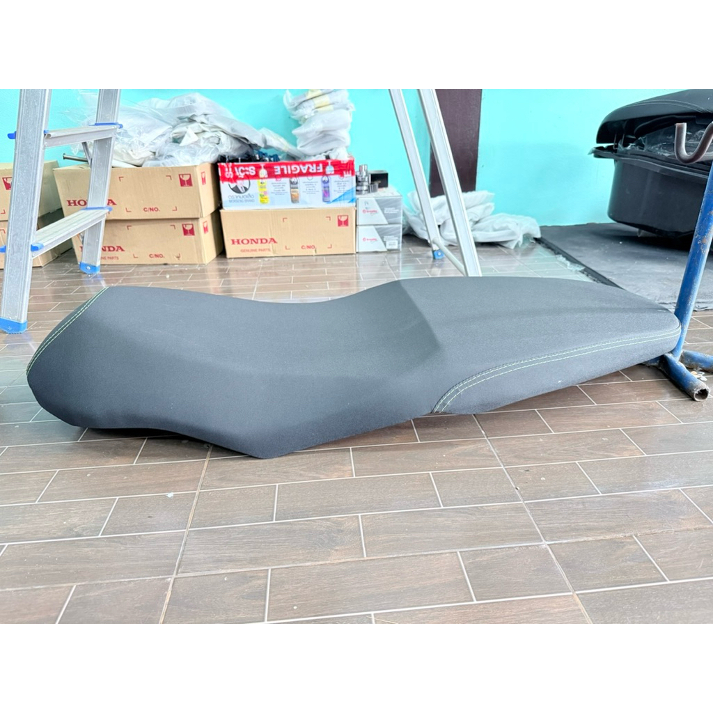 เบาะแท้xmax3002ตอนบางเดินด้ายเขียวใหม่