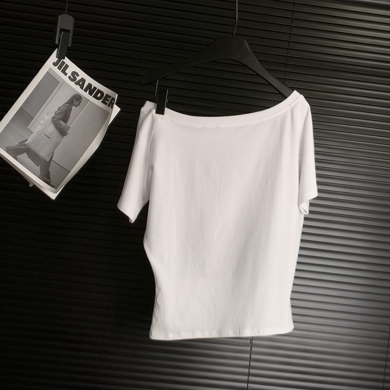 เสื้อโอเวอร์ไซส์วินเทจ แฟชั่นเกาหลี ปาดไหล่ ข้างเดียว สีเทา สกีนลาย เสื้อยืดสวยๆผู้หญิงที่กําลังฮิต สาวอวบใส่ได้ คอกว้าง - รูปที่ 4