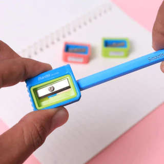 Bantex กบเหลา กบเหลาดินสอ กบเหลาแบบเหลี่ยม กะทัดรัด ใบมีดคม ใช้งานง่าย สุ่มสี Sharpener