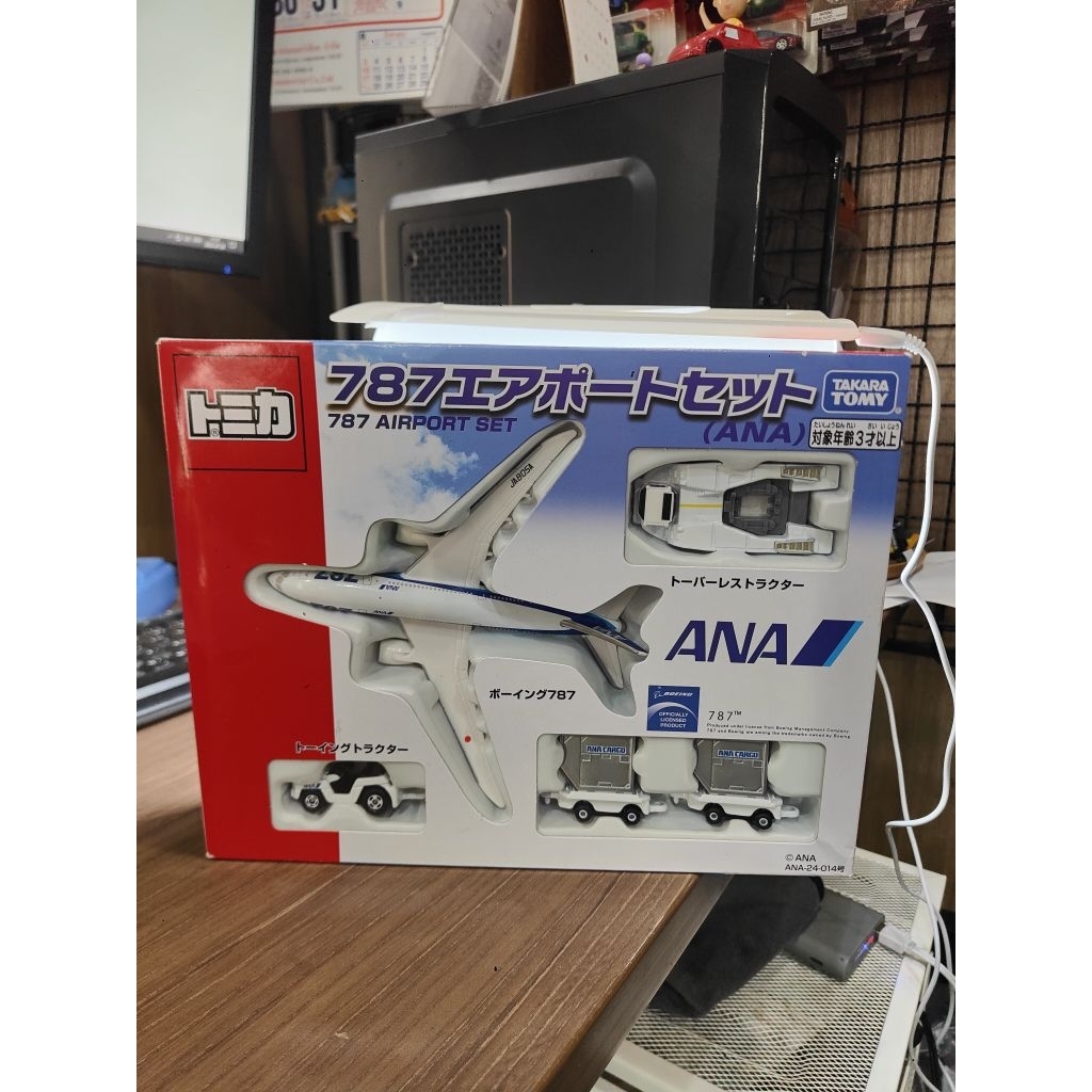 📌📌📌โมเดล Tomica สายการบิน ANA 787 AIRPORT SET
