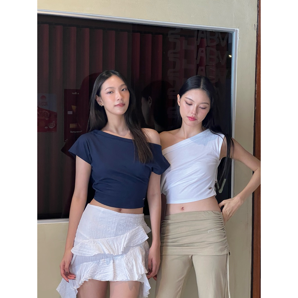 QUERA  l  Cara Offshoulder Top  l  เสื้อปาดไหล่