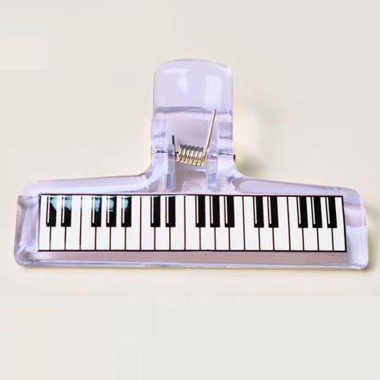 ที่หนีบโน้ต ลายคีย์เปียโน แบบสั้น ขนาด 7 ซ.ม. - Piano Key Design Music Sheet Clip – Short 7 cm, Clear Plastic - รูปที่ 4