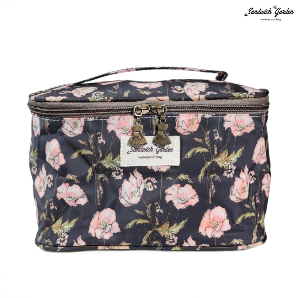 กระเป๋าใส่เครื่องสำอางค์ ทรงตั้ง วัสดุผ้าเคลือบกันน้ำแบบเนื้อด้าน แบรนด์ Sandwich Garden