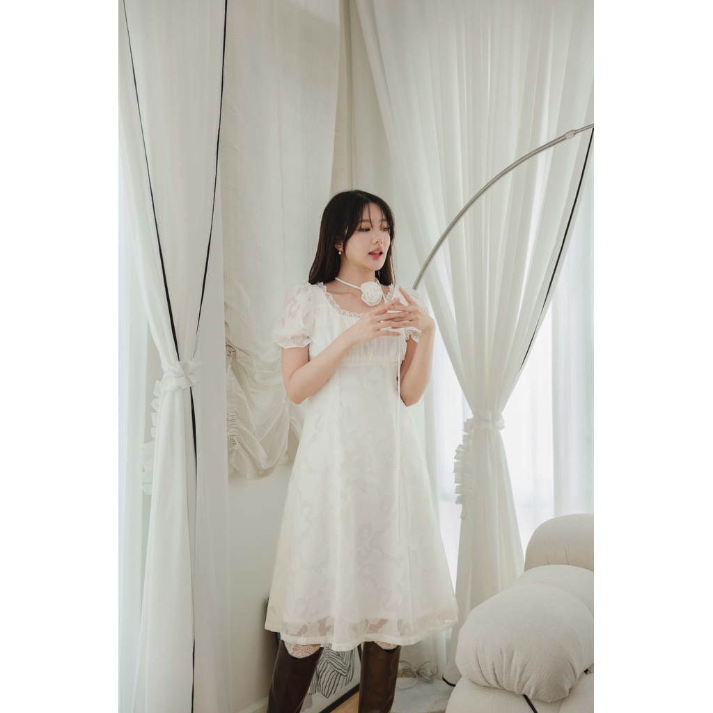 Daisy by Daisy Rose midi dress และ Rose Choker เดรสสีขาว เดรสยาวสีขาว
