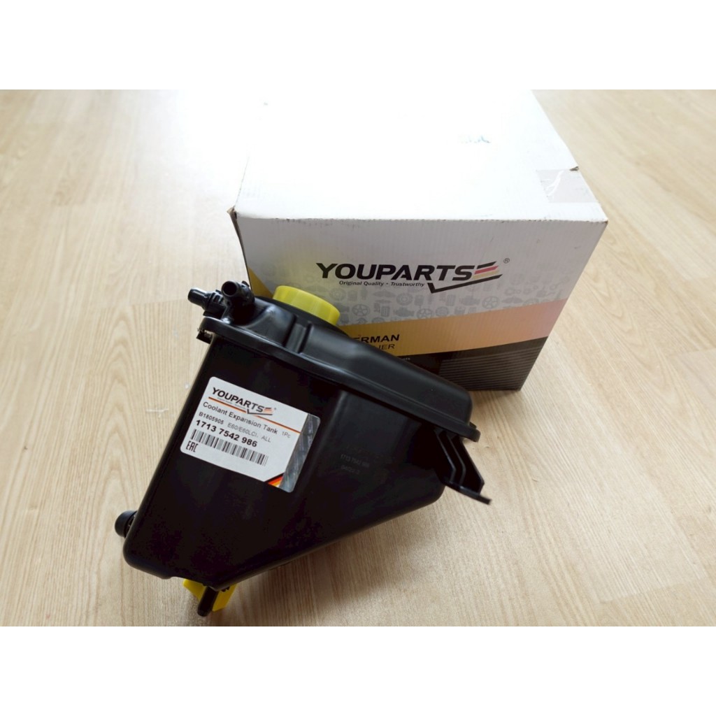 ถังหม้อพักน้ำสำรอง(Expansion Tank) BMW Series 3 E46/E53 (แบบมีท่อ)