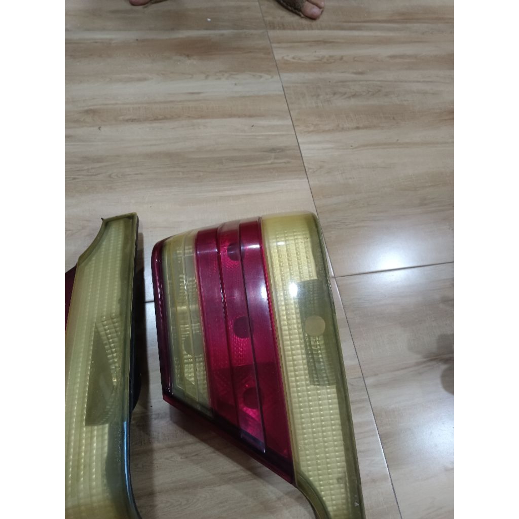 โคมไฟท้าย​ mercedes S W140