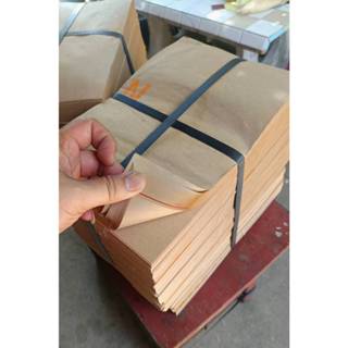 กระดาษห่อฝรั่ง เเบบหนามีลายใช้ห่อเเผ่นเดียว 1 มัด 10กก. 2200…