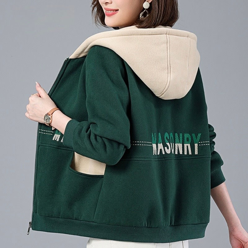 เสื้อแจ็คเก็ตผู้หญิงมีกระเป๋าและหมวกและซิปผ้าคอตตอนมีซับใน งานเกรดห้างมาใหม่ เสื้อกันหนาวผู้หญิง