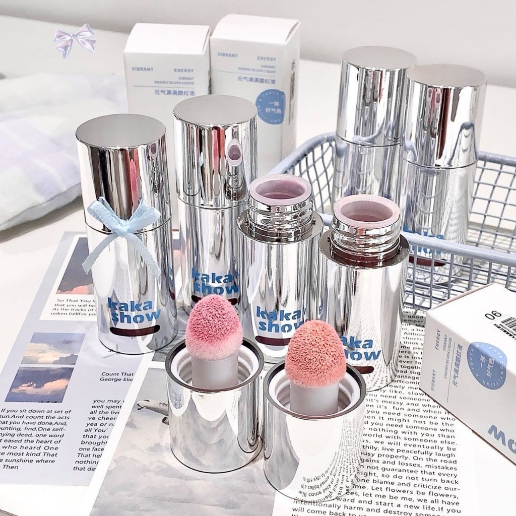 KAKASHOW Dewy Puff Blush บลัชหัวฟองน้ำเนื้อฉ่ำวาว สีชัดสวยละมุน แบบสาวเกาหลี ขนาด 5 กรัม เกลี่ยง่าย ติดทนกันน้ำ ใช้สะดวก