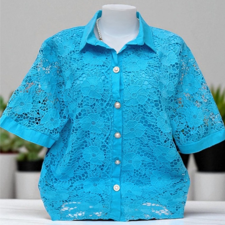 [เสื้อวันแม่]เสื้อลูกไม้สีฟ้ากระดุมหน้า รอบอก38-42/44-46/48-52นิ้ว ฟรีไซส์ หน้าผ้า42/46/52 เสื้อสีฟ้าใส่วันแม่