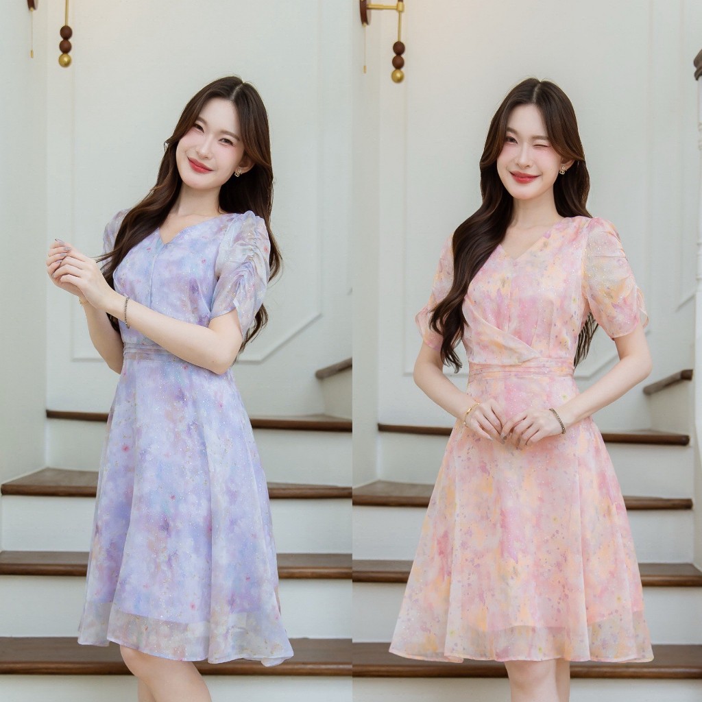 เดรสผ้าไหมชีฟอง บางเบามีประกายวิ้งค์ๆ ผ้าสีสวยมาก เนื้อผ้าจะโปร่งแสง บางๆ(ผ้ามีราคาสูงกว่าชีฟองค่ะ) สวยละมุน ดีไซน์สวย