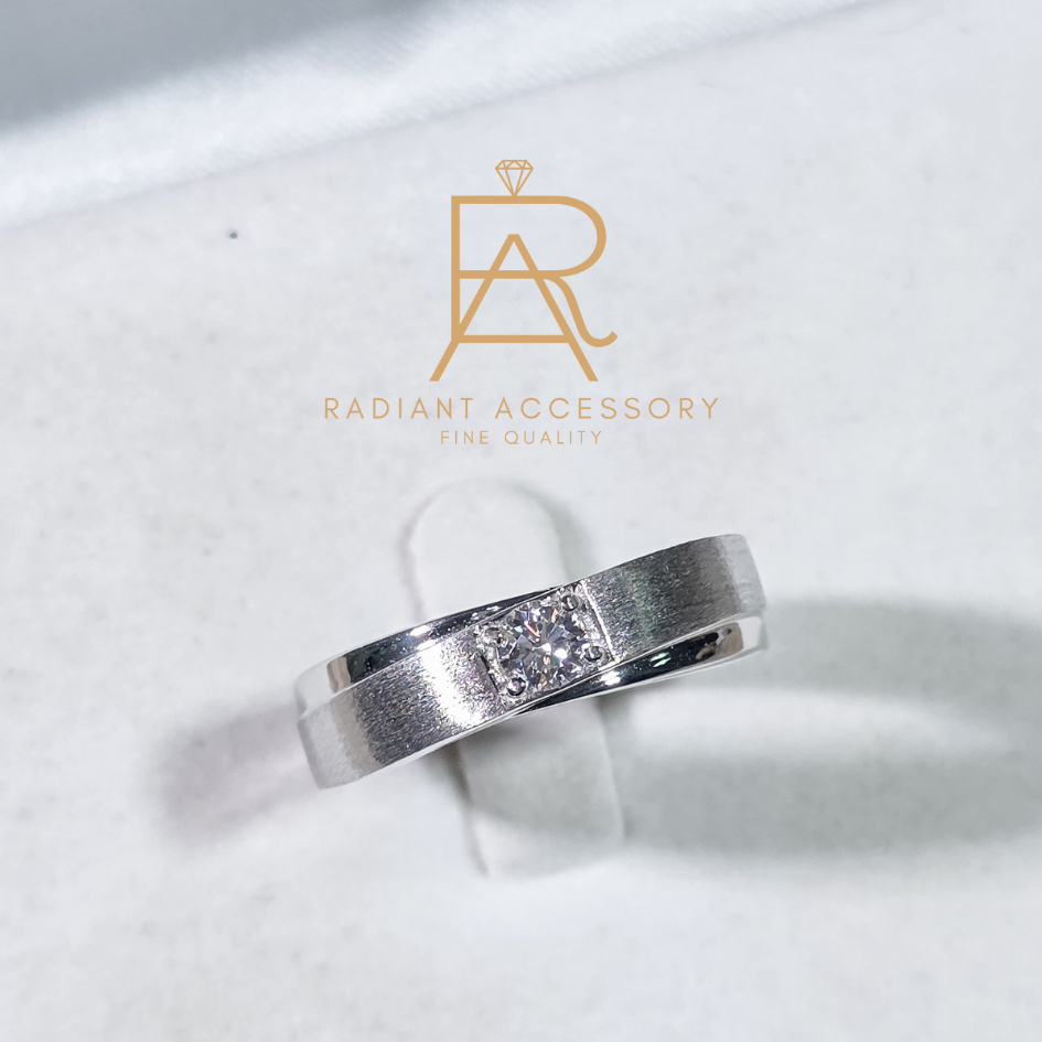 แหวนเงินแท้ ชุบทองคำขาว ฝังเพชร Moissanite 0.3 กะรัต พร้อมใบเซอร์ ฝังหนามเตย ทำลายผิว 2 ชั้น