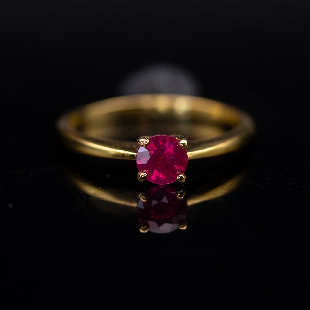 แหวนพลอยทับทิม(Natural Ruby) สีชมพูแดงสวยมาก จากประเทศโมซัมบิก ตัวเรือนCopper ผสมเงิน ชุบทอง ไซส์นิ้ว 55 หรือเบอร์ 7 US