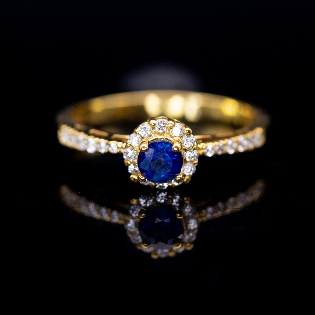 แหวนพลอยไพลินบางกะจะจันทบุรี(BLUE SAPPHIRE)ตัวเรือนCopper ผสมเงิน ชุบทอง (สามารถโดนน้ำและโดนแอลกอฮอล์ได้)พลอยสีน้ำเงินไซ