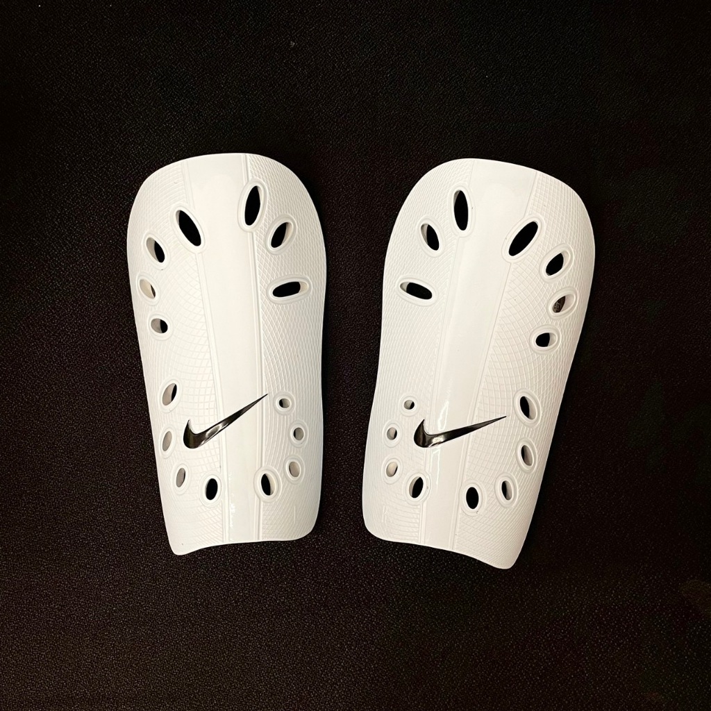 ขนับแข้ง Nike J GUARD สีขาว