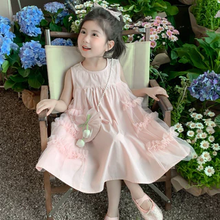 เดรสสีพื้น ชมพู-ฟ้า แต่งระบายชั้นข้างๆ มีกระเป๋าน่ารักๆให้ด้วยค่ะ