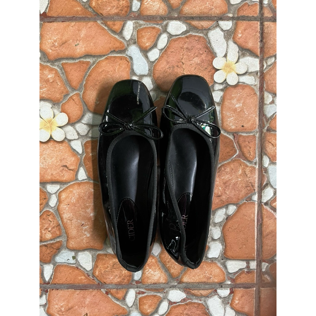 รองเท้า Cider มือสอง