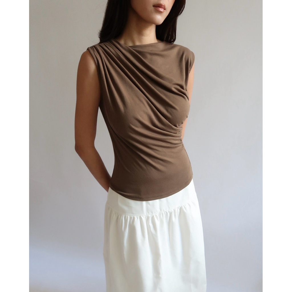 MACHMACHTHELABEL - Rina Draped Top เสื้อเดรปแขนกุด/ปาดไหล่ ใส่ได้หลายแบบ (พร้อมส่งยกเว้นสี mocha mou