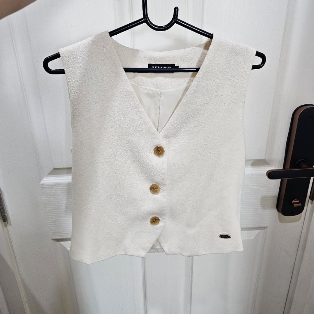 เสื้อ BEMING size L ใส่ 1 ครั้ง