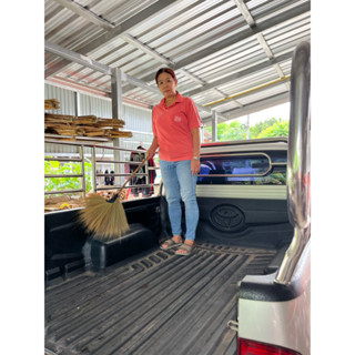 ไม้กวาดดอกหญ้าด้ามเล็ก