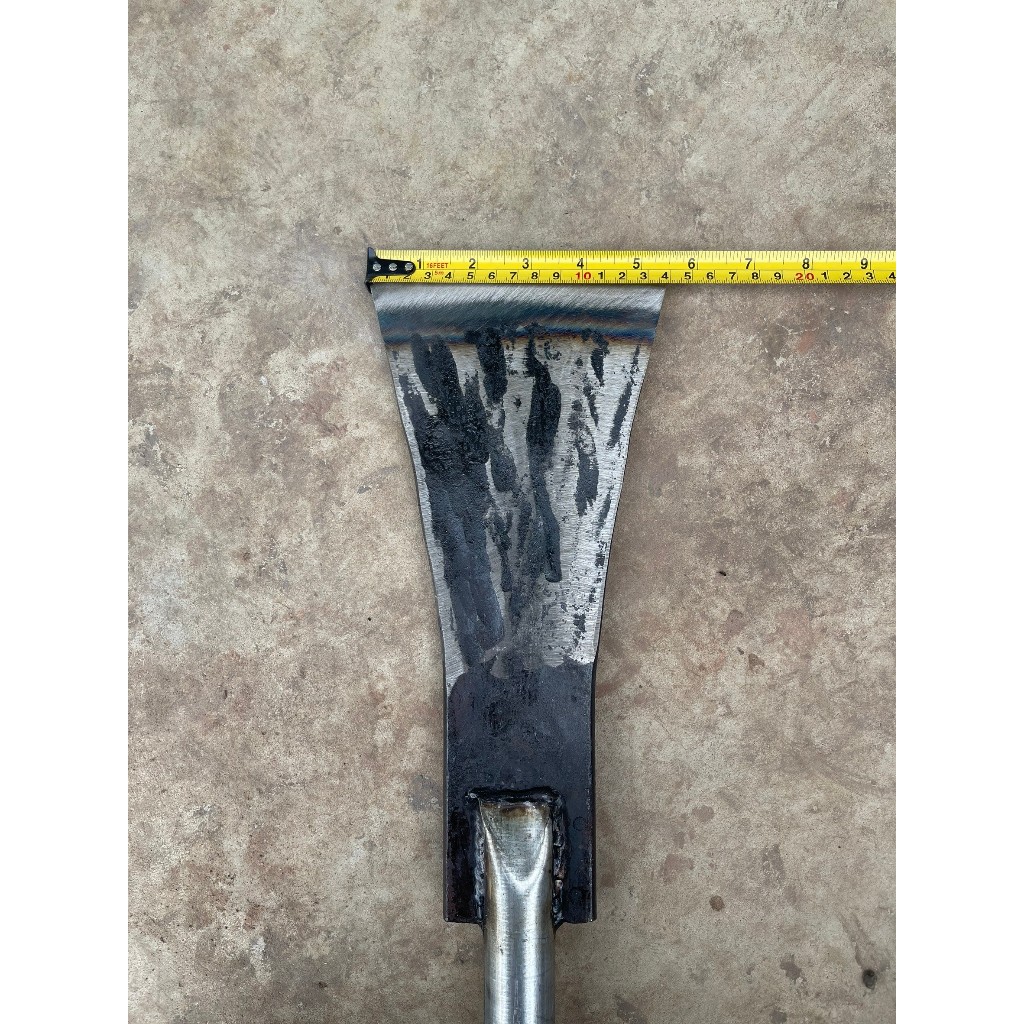 เสียมแทงปาล์ม เสียมด้ามเหล็ก  ด้ามเหล็กยาว 140 cm น้ำหนักประมาณ 1.9kg ผลิตจากเหล็กคุณภาพ - รูปที่ 2