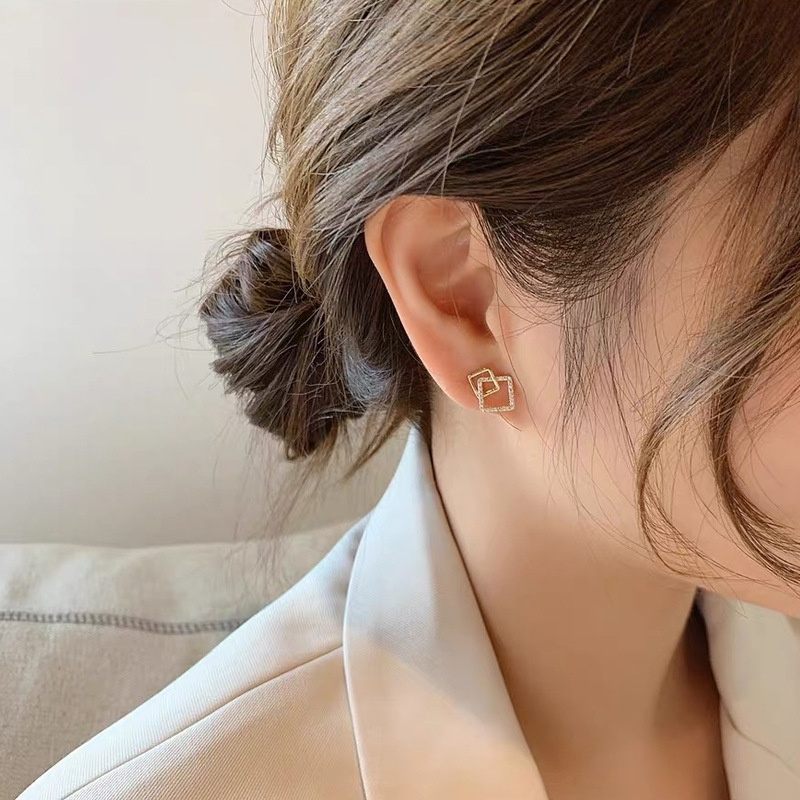JUJI ต่างหูเสียบรูปสี่เหลี่ยมซ้อน สีทอง เงินแท้S925 1คู่ (รหัสS45)
