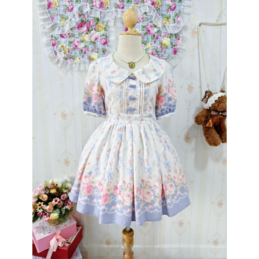 เดรสแฟชั่นญี่ปุ่นมือสองแบรนด์แท้ Lizlisa ลายดอกสีฟ้าสวยมาก งานพรีจากญี่ปุ่น