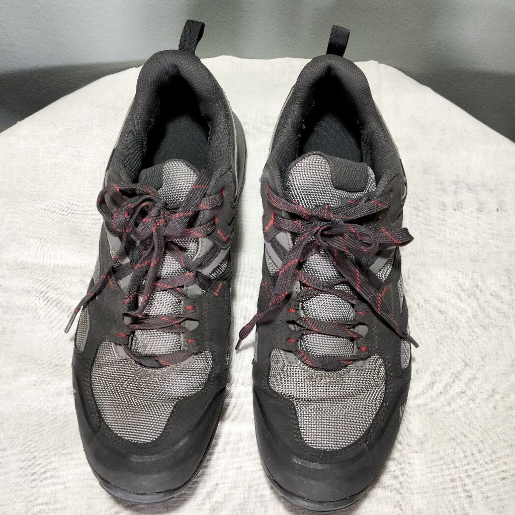 รองเท้าผ้าใบกันน้ำ Quechua MH-100 สีเทา (มือสอง) Waterproof Walking Shoes Quechua MH-100 Grey (Secon