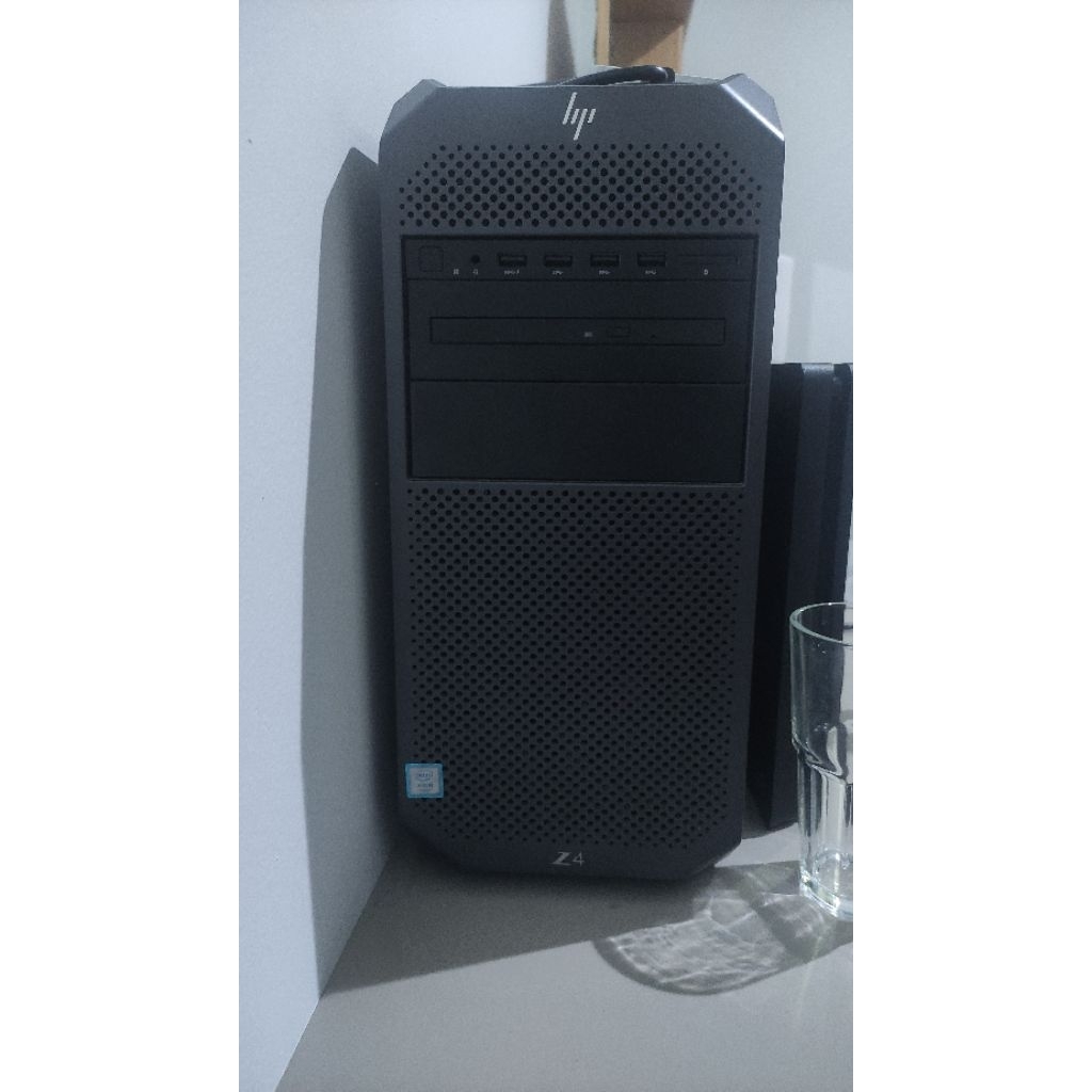 HP Workzation Z4 G4 เจ้าของใช้เอง สั่งประกอบจากสิงคโปร์