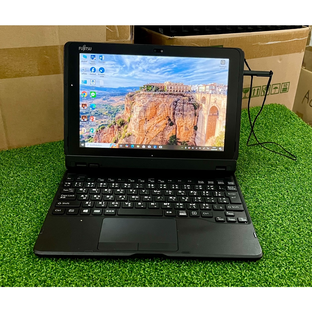 แท๊บเล็ต 2in1Fujitsu arrow TAB Q508Celeron N4000 speed 1.1ghz  Ram 4. Gb EMMC 128 gb 10.1”