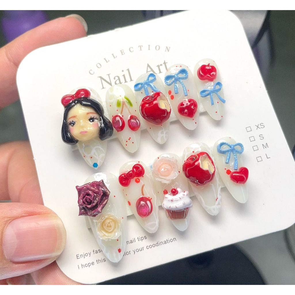 เล็บปลอมงานปั้น สโนไวท์สวยๆ