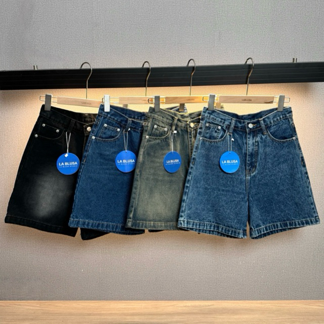 LABLUSA - LBS291 กางเกงขาสั้นทรงตรงเบสิคผ้ายีนส์ไม่ยืด ความยาวเหนือเข่า (Unisex)