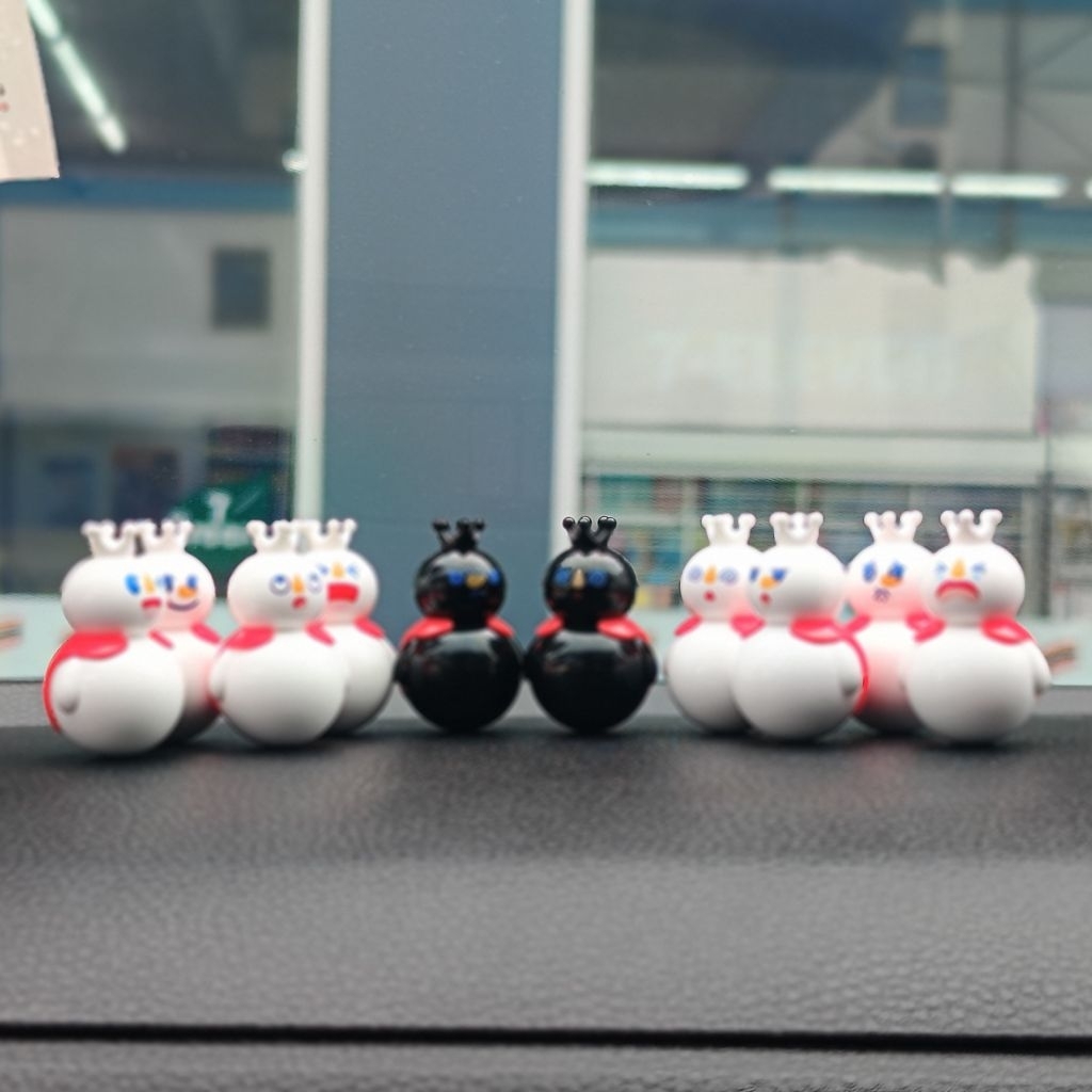 ตุ๊กตาล้มลุก mixue ตั้งโชว์ได้