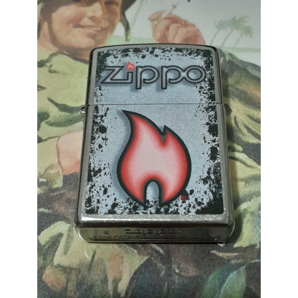 อะไหล่เฉพาะถังนอก zippo ขนาดมาตรฐาน  สีเงินผิวโครเมี่ยม  ลายแบบสกรีน  รูปเปลวไฟ zippo ของใหม่ไม่ผ่าน