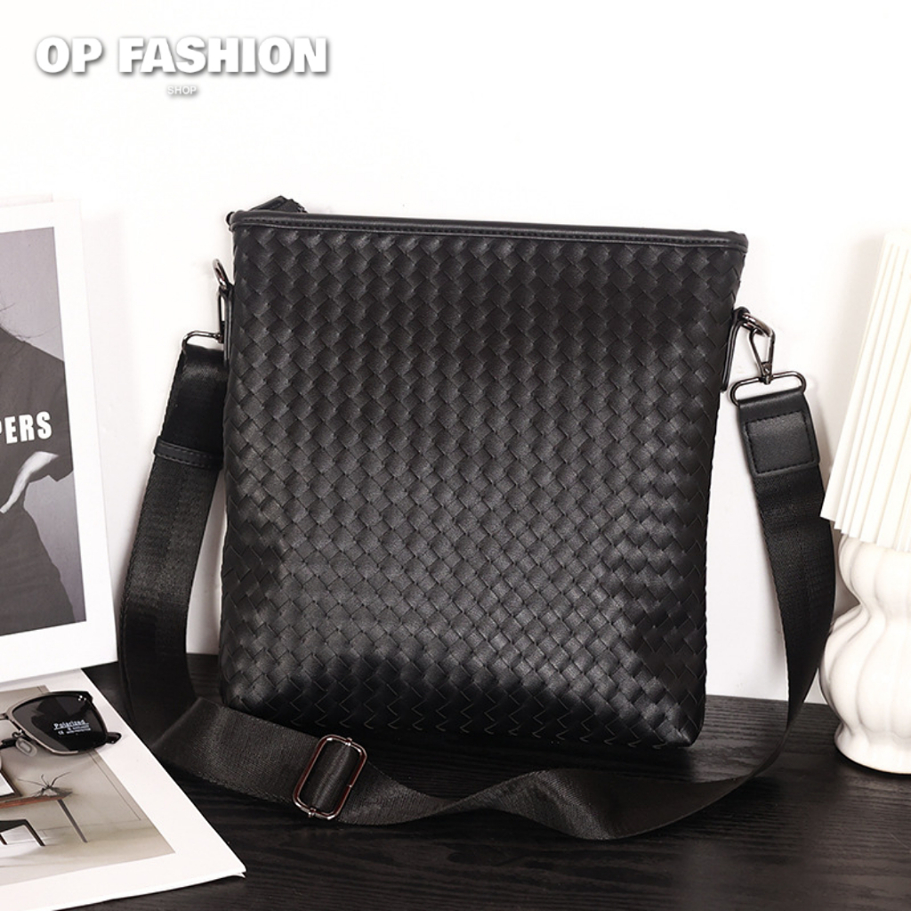 กระเป๋าสะพาย กระเป๋าผู้ชายสะพายข้างพาดลำตัว หนังPU ผ้ากันน้ำ Shoulder bag รุ่น 6019 (สานใหญ่)