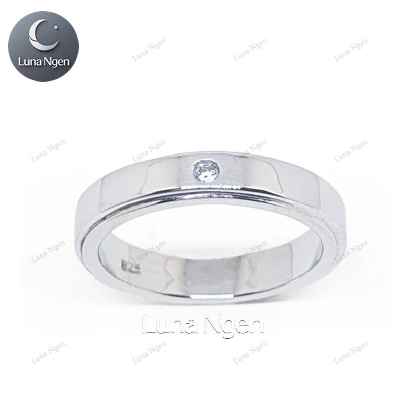 Luna Ngen แหวนเงินแท้ 925 ฝังเพชรสวิส(CZ) กว้าง 4 มิลลิเมตร