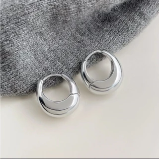 พร้อมส่ง! ราคา/คู่ ต่างหูรุ่น Classic Dome Hoop ต่างหูห่วงมินิมอลทรงโค้งมน ห่วงหนาเรียบหรู ล็อกแน่น เนื้องานเกาหลีคุณภาพ