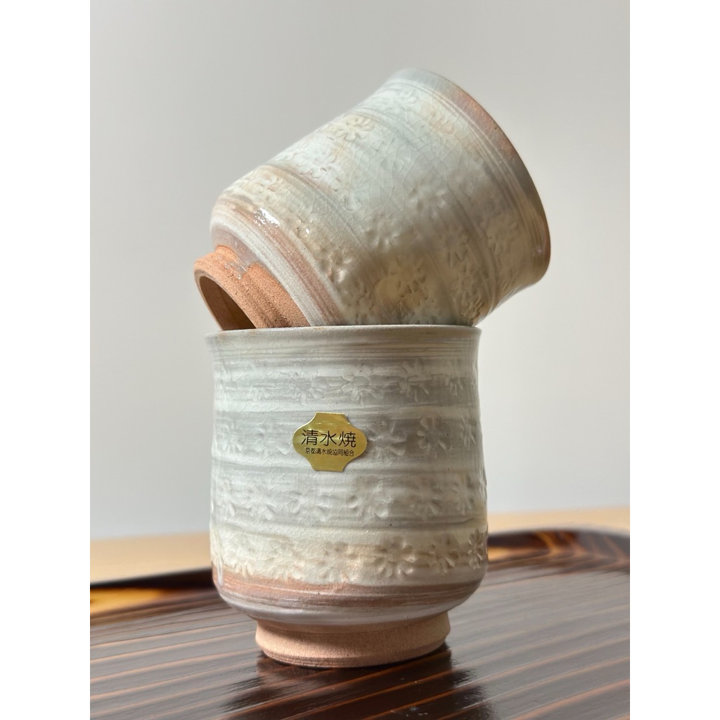 ถ้วยชาคู่ Kyoto Kiyomizu ลายดอกไม้สไตล์ Mishima by ศิลปิน Kato Eizan 加藤栄山