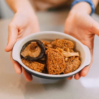 เห็ดหอมแห้ง 100 ก. ตราเสือบิน เห็ดหอมแห้ง AAA5 ดอกใหญ่ เกรดคัดพิเศษ เนื้อหนา เห็ดหอมลายอย่างดี